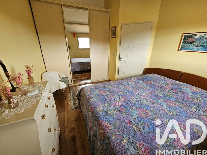 Maison - 210 m² - 7 pièces