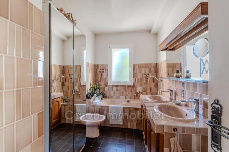 Villa - 182 m² - 8 pièces