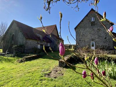 Corps de ferme - 180 m² - 8 pièces