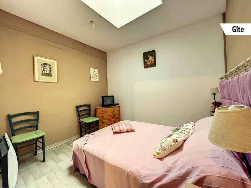 Maison - 250 m² - 10 pièces