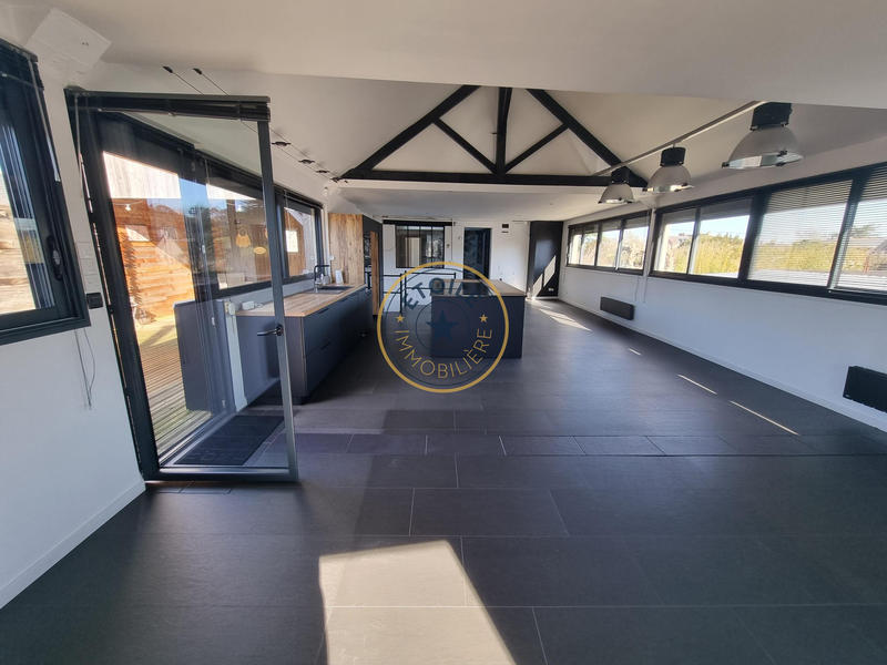 Maison - 209 m² - 6 pièces