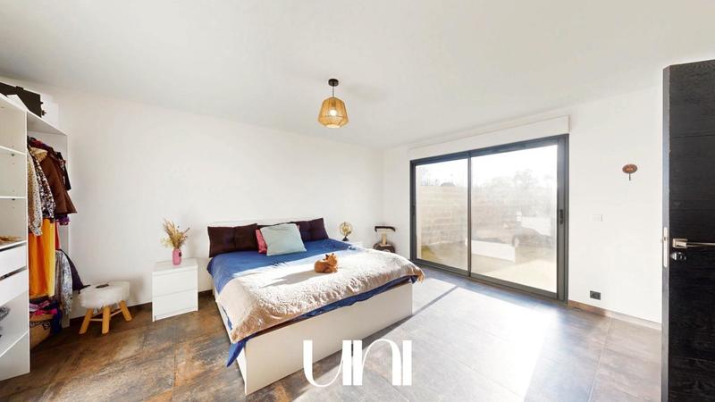 Maison - 317 m² - 9 pièces