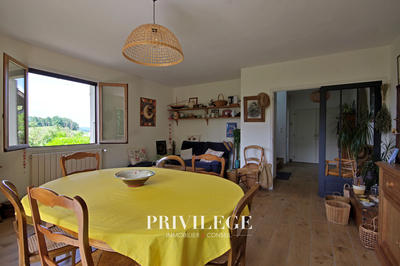 Maison - 161 m² - 7 pièces