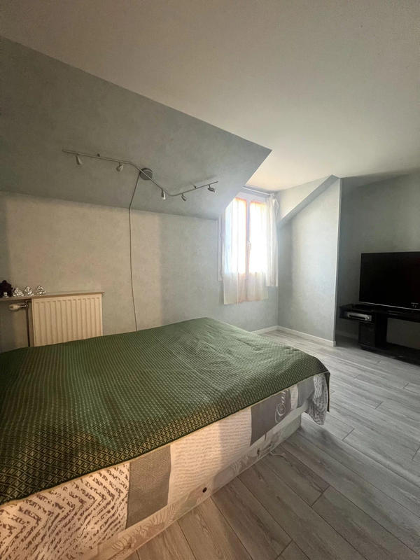 Maison - 96 m² - 6 pièces