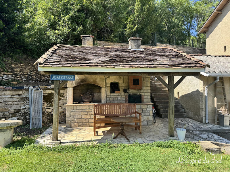 Maison - 150 m² - 7 pièces