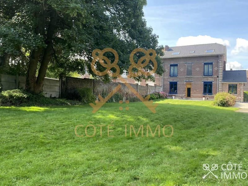 Maison - 200 m² - 9 pièces