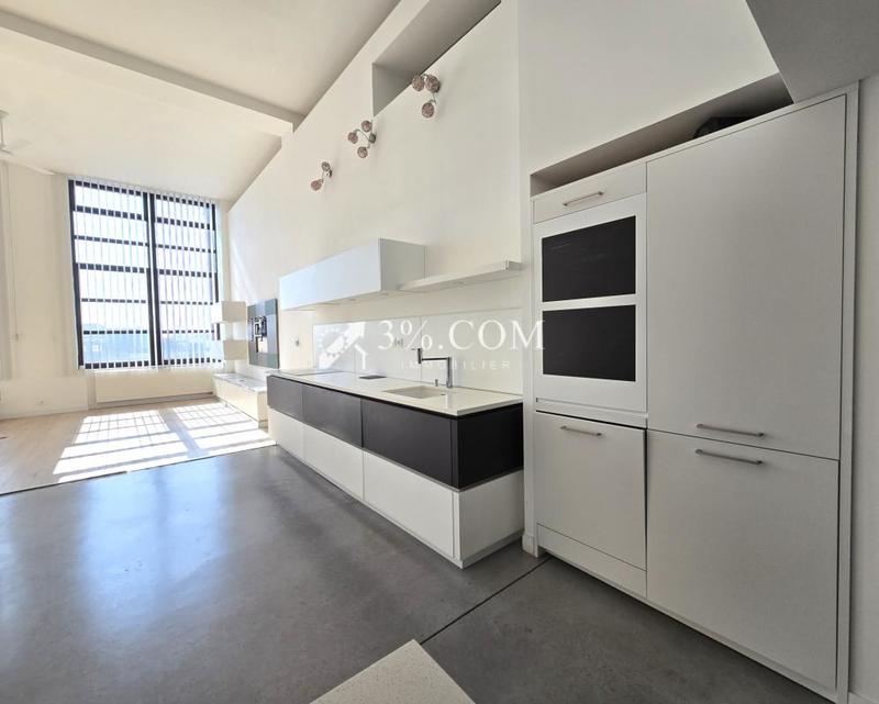 Loft - 170 m² - 5 pièces
