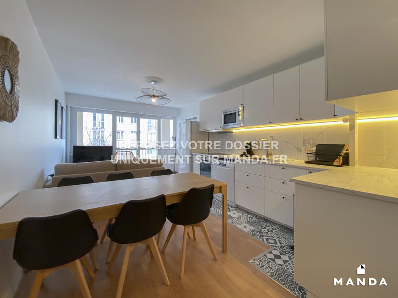 Chambre - 9 m² - 5 pièces