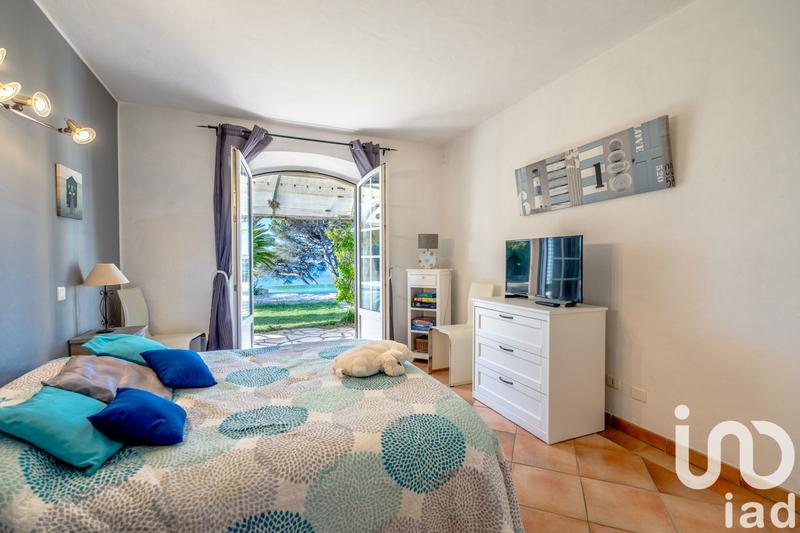 Maison - 230 m² - 7 pièces