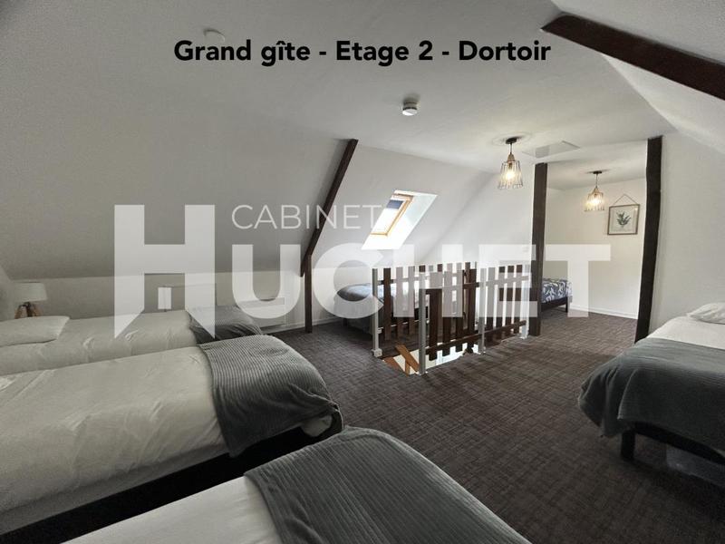 Maison - 644 m² - 15 pièces