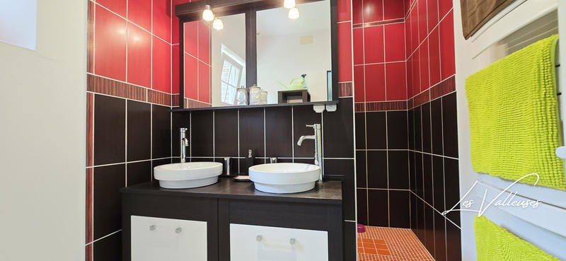 Maison - 213 m² - 8 pièces