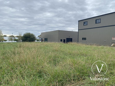 Entrepôt - 300 m² - 1 pièce