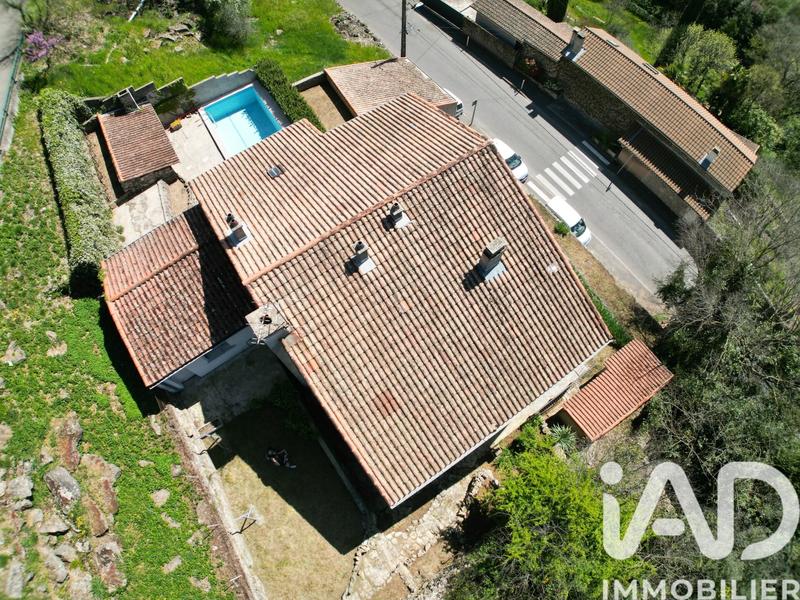 Maison - 205 m² - 8 pièces