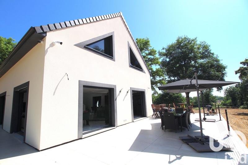 Maison - 185 m² - 7 pièces