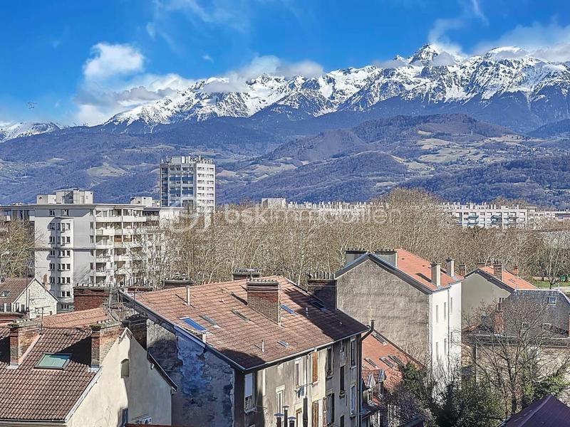 Appartement - 110 m² - 5 pièces