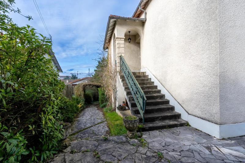 Maison - 195 m² - 5 pièces