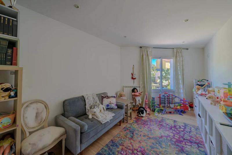 Maison - 350 m² - 6 pièces