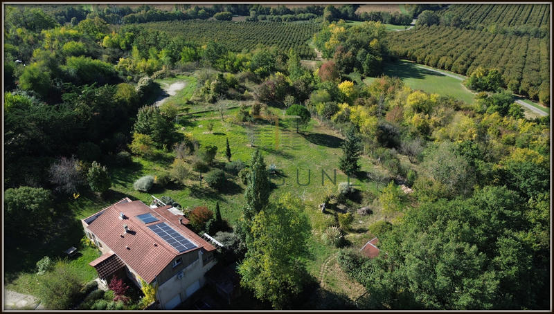 Maison - 180 m² - 5 pièces