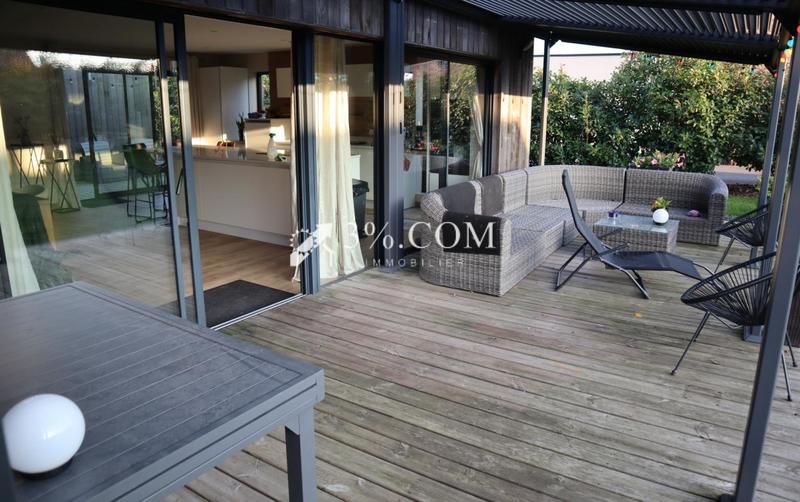 Maison - 222 m² - 7 pièces