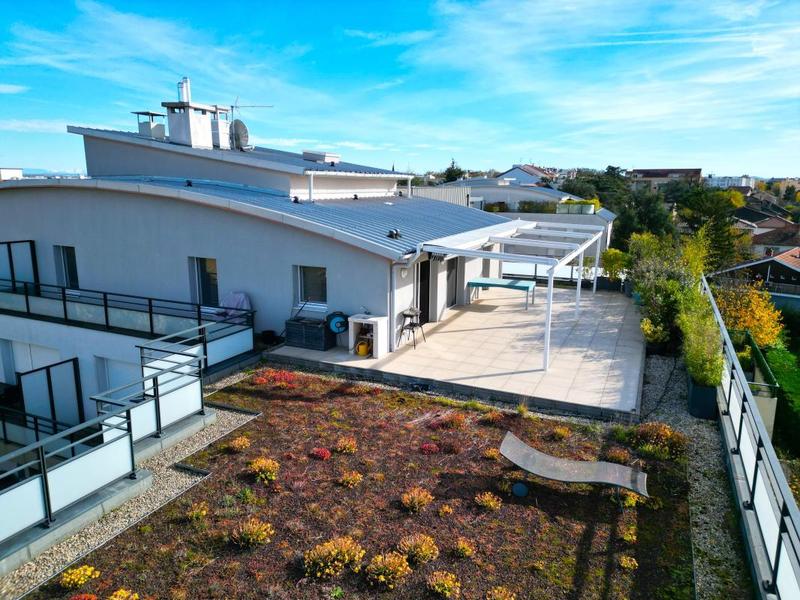 Appartement - 120 m² - 2 pièces