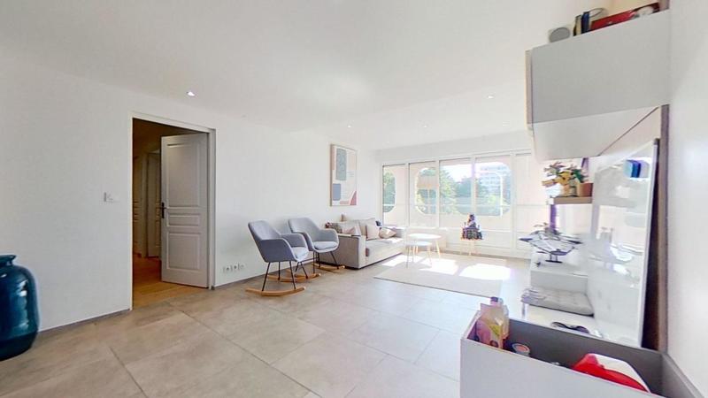 Chambre - 113 m² - 5 pièces