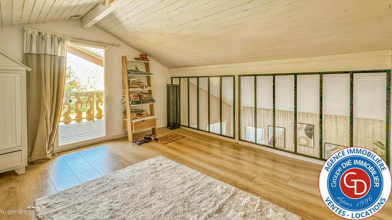 Maison - 184 m² - 8 pièces