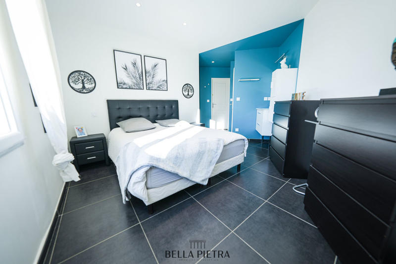 Maison - 203 m² - 7 pièces