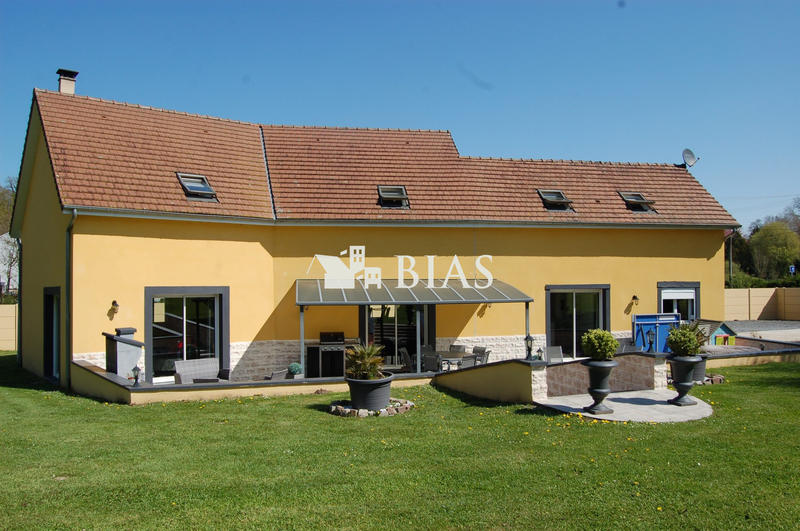 Maison contemporaine - 230 m² - 7 pièces