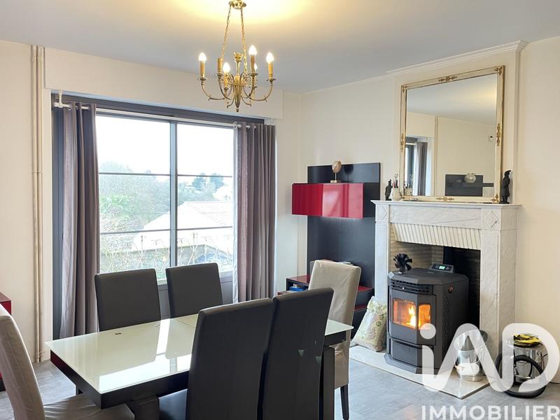 Maison - 239 m² - 9 pièces