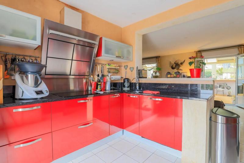 Maison - 180 m² - 6 pièces