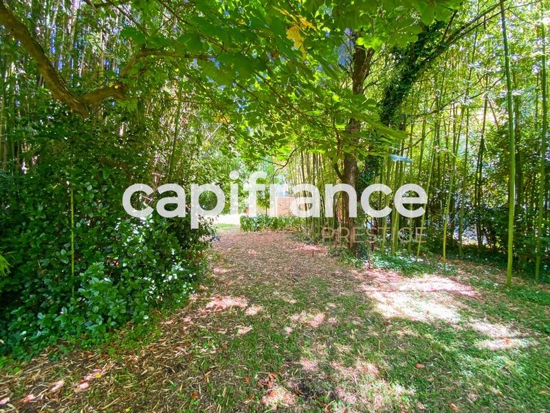 Propriété - 288 m² - 17 pièces