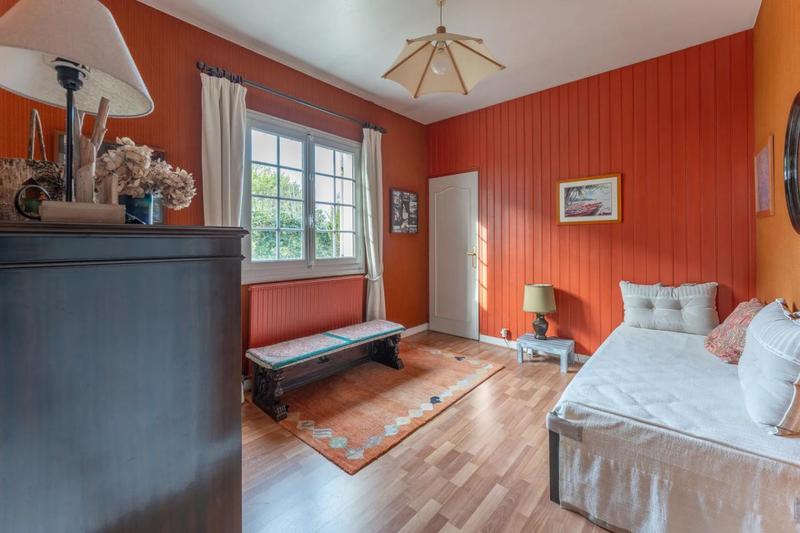 Maison - 211 m² - 16 pièces