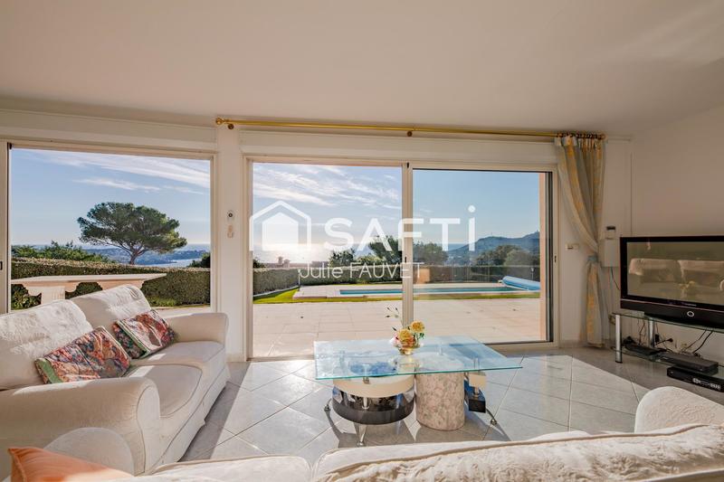 Villa - 250 m² - 9 pièces