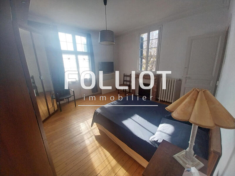 Maison - 200 m² - 10 pièces