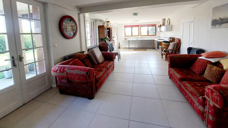 Maison - 244 m² - 8 pièces