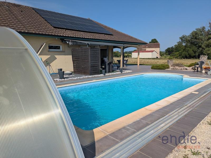 Maison - 169 m² - 8 pièces