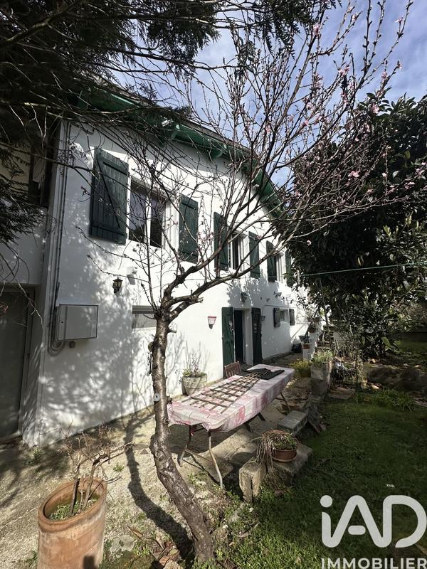 Maison - 200 m² - 7 pièces