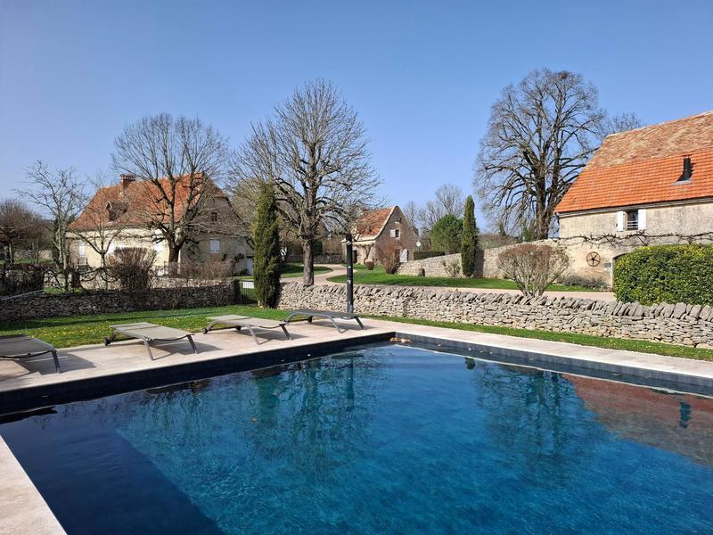 Maison - 760 m² - 22 pièces