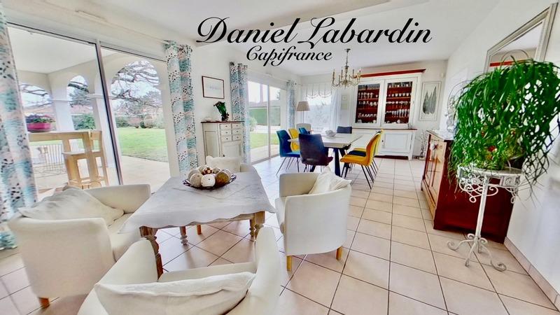 Villa - 220 m² - 7 pièces