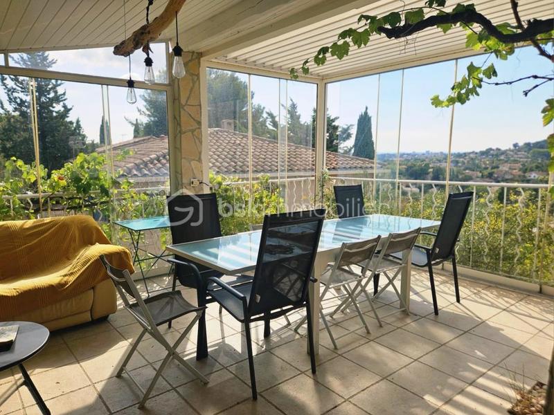 Demeure - 242 m² - 11 pièces