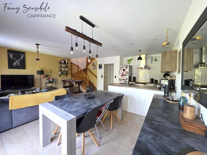 Maison - 90 m² - 4 pièces