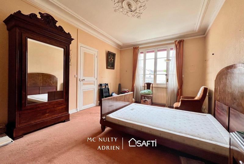 Maison - 143 m² - 8 pièces