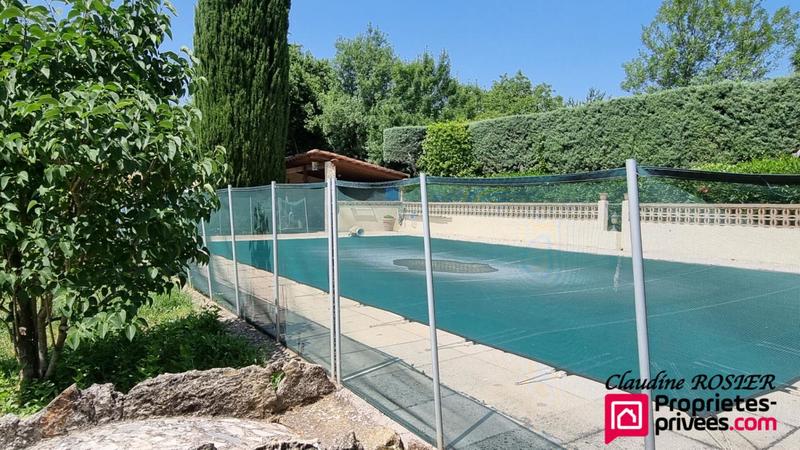 Maison - 237 m² - 9 pièces