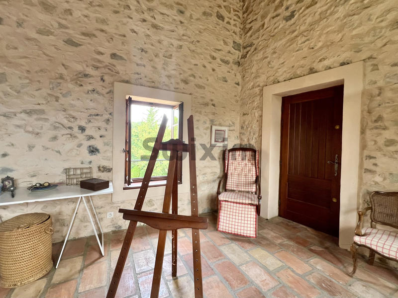 Mas - 423 m² - 12 pièces