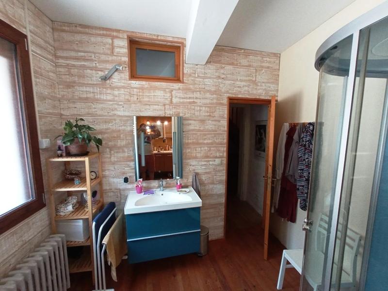 Maison traditionnelle - 180 m² - 7 pièces