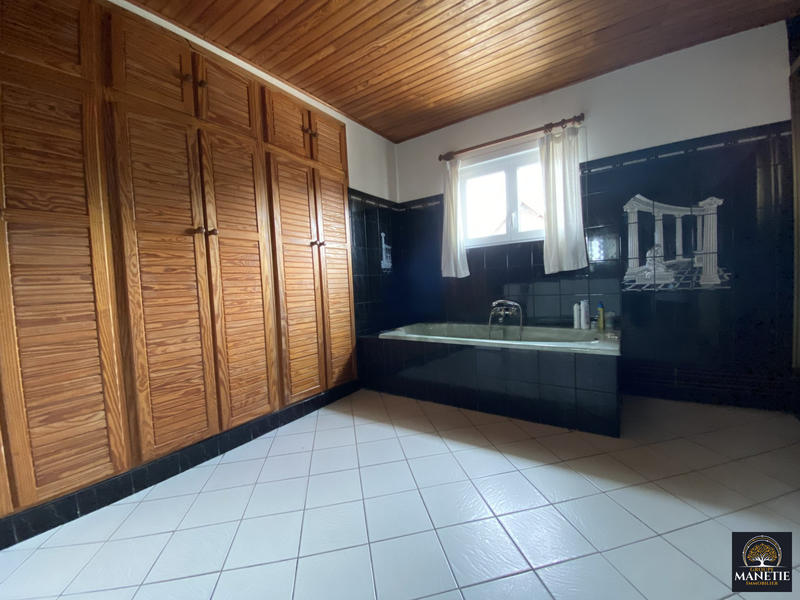 Maison - 143 m² - 6 pièces