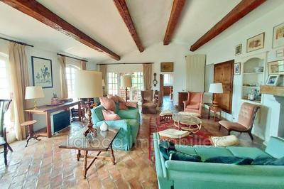 Villa - 260 m² - 7 pièces