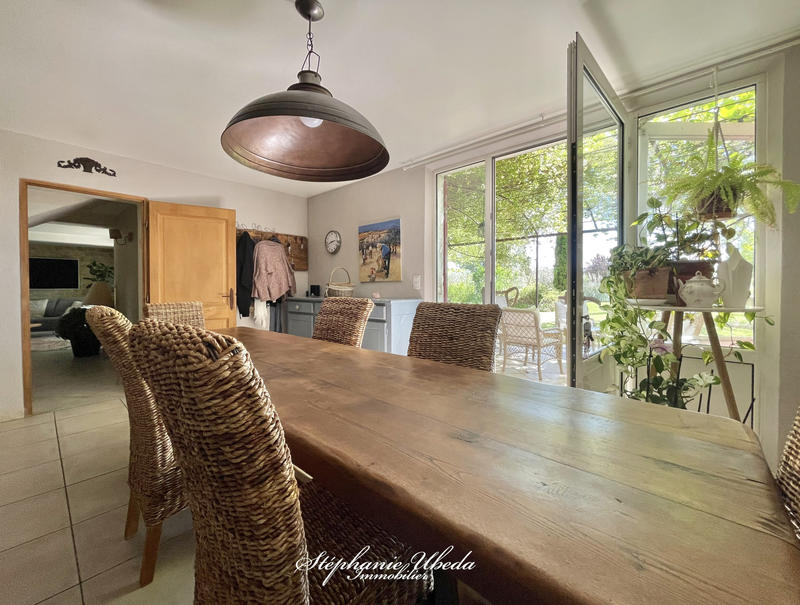 Mas - 250 m² - 7 pièces