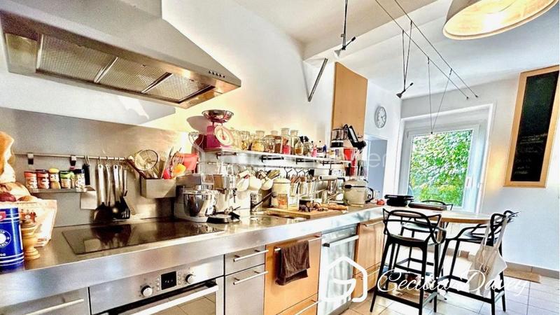 Propriété - 180 m² - 7 pièces