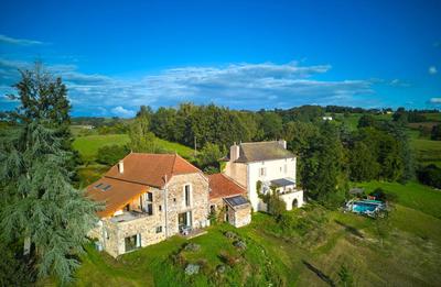 Propriété - 442 m² - 12 pièces